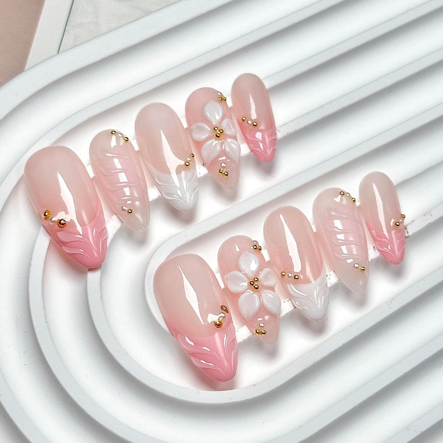 CTTHNBD Medium Press on Nails Almond