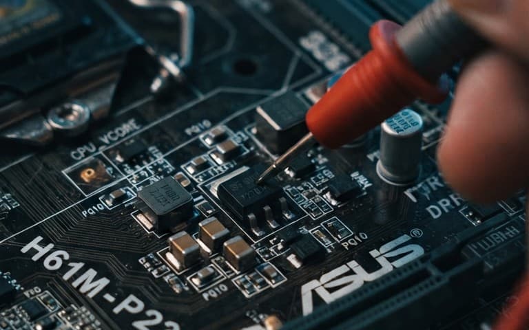 MANUAL DE REPARACIÓN A NIVEL DE COMPONENTE DE LA PLACA DE PC INTEL H61 (LGA 1155)