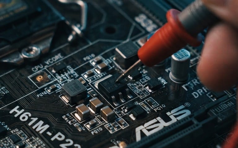 MANUAL DE REPARACIÓN A NIVEL DE COMPONENTE DE LA PLACA DE PC INTEL H61 (LGA 1155)